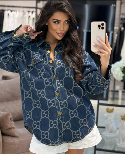 Camicia over jeans